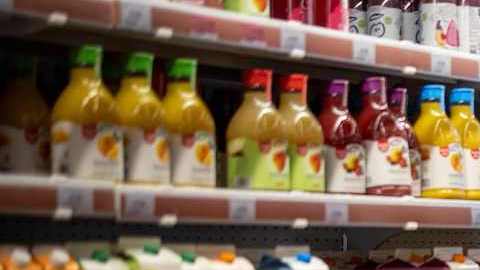 Los investigadores analizaron 25 metales tóxicos y oligoelementos diferentes en las bebidas analizadas. / Foto: AFP/Getty Images