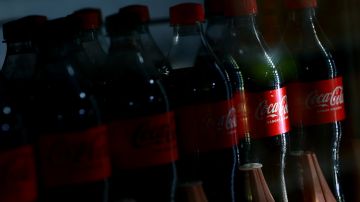 Desmantelan en México fabrica de Coca-Cola pirata, la vendían en puestos de comida