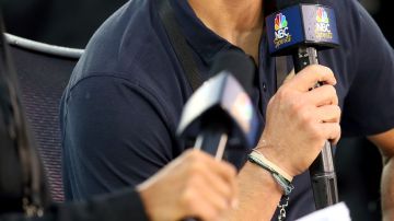 Micrófono de la cadena NBC Sports.