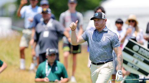 El golf es otra de las pasiones del Canelo Álvarez.