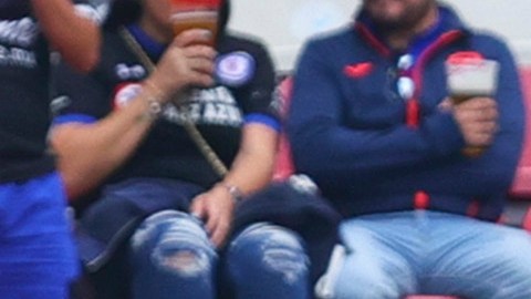 El uruguayo Brian Lozano celebra el gol del Atlas contra el Cruz Azul.