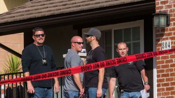 FBI agents collecting evidence at the home of suspected nightclub shooter Ian David Long in Thousand Oaks, northwest of Los Angeles, on November 8, 2018. - The gunman who killed 12 people in a crowded California country music bar has been identified as 28-year-old Ian David Long, a former Marine, the local sheriff said Thursday November 8, 2018. The suspect, who was armed with a .45-caliber handgun, was found deceased at the Borderline Bar and Grill, the scene of the shooting in the city of Thousand Oaks northwest of downtown Los Angeles. (Photo by Apu Gomes / AFP) (Photo credit should read APU GOMES/AFP via Getty Images)