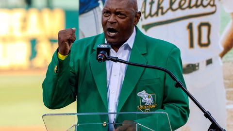 Vida Blue lanzó en las décadas de los 70 y los 80.