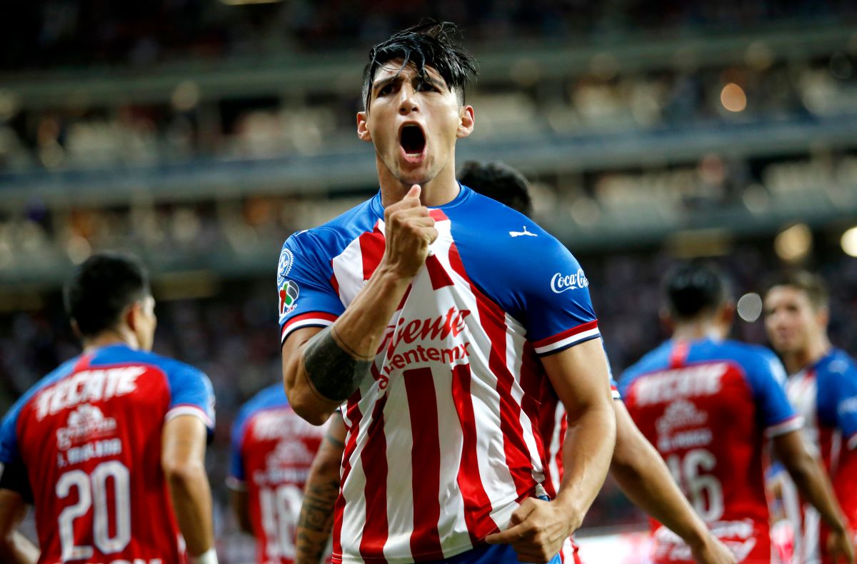 Alan Pulido deja a Chivas para firmar con Kansas City de la MLS