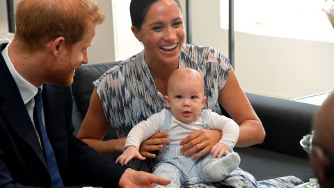 CAPE TOWN, SOUTH AFRICA - SEPTEMBER 25: Prince Harry, Duke of Sussex, Meghan, Duchess of Sussex and their baby son Archie Mountbatten-Windsor meet Archbishop Desmond Tutu and his daughter Thandeka Tutu-Gxashe at the Desmond & Leah Tutu Legacy Foundation during their royal tour of South Africa on September 25, 2019 in Cape Town, South Africa. (Photo by Toby Melville - Pool/Getty Images)