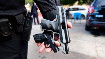 Policía en California descubre a hombre con fusil a las afueras de un cine en Tahoe City