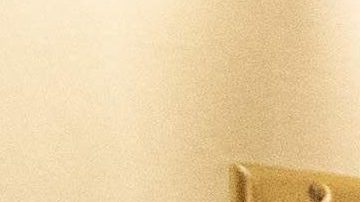 Richard Barnett, partidario de Donald Trump, dentro de la oficina de la presidenta de la Cámara, Nancy Pelosi, el 6 de enero de 2021.