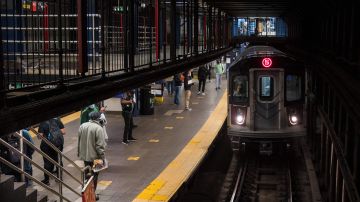 Forense determinó que muerte de hombre en el metro de Nueva York fue homicidio