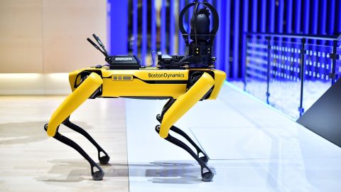 Ayuntamiento de Los Ángeles aprueba que la policía use robot con forma de perro ante emergencias letales