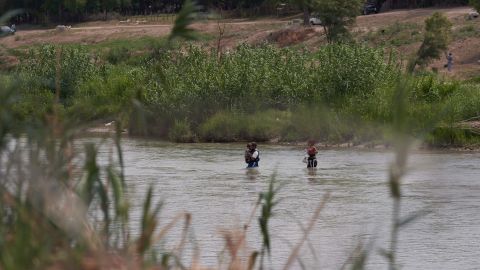 Fuertes lluvias en el sur de Texas podrían poner en peligro a los migrantes que cruzan a EE. UU.