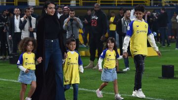 Georgina Rodríguez con los cuatro hijos de Cristiano Ronaldo.