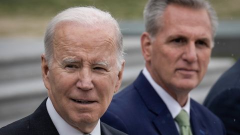 Biden y McCarthy están optimistas sobre alcanzar un acuerdo sobre el techo de la deuda a tiempo.