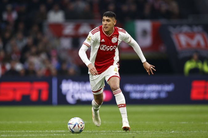 Edson Alvarez con el Ajax.