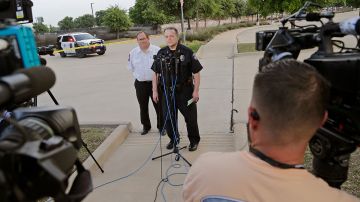 Caos y pánico, así describen testigos el tiroteo en centro comercial de Texas que dejó 9 muertos, entre ellos el tirador