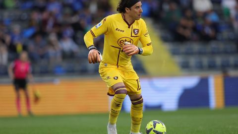 Guillermo Ochoa con la Salernitana.