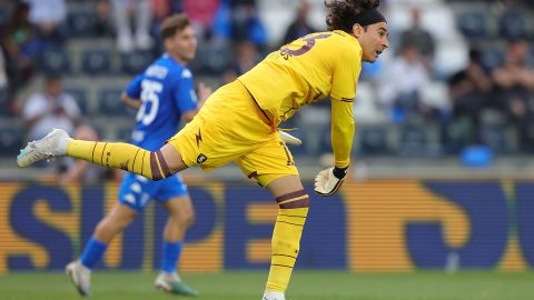 Guillermo Ochoa, arquero mexicana con los colores de la Salernitana.