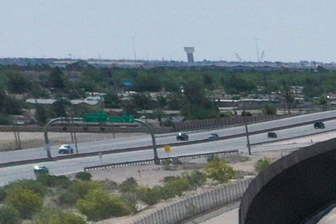 Vista aérea de inmigrantes en la frontera con El Paso, Texas.