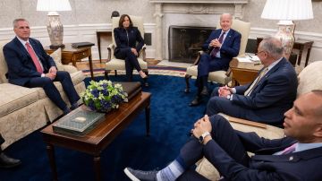 Biden volvió a reunirse con los líderes del Congreso para solucionar el límite al techo de la deuda.