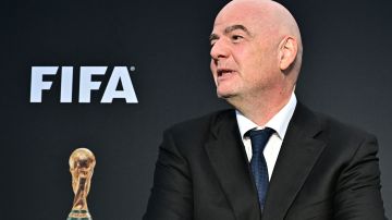 El presidente de la FIFA, Gianni Infantino reveló el logo en una ceremonia en Los Ángeles.