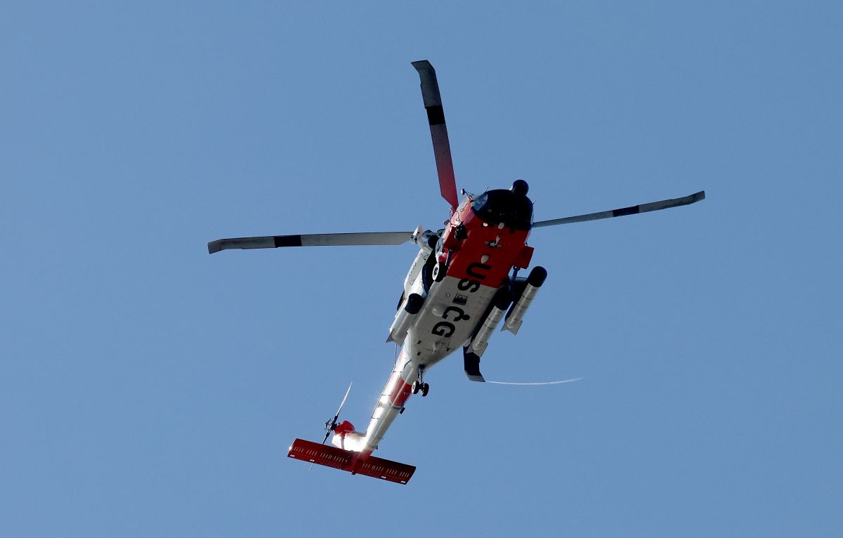 El rescate se hizo con un helicóptero de la Guardia Costera de los Estados Unidos.
