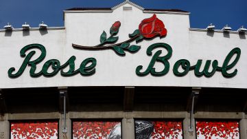 PASADENA, CALIFORNIA - JANUARY 02: A detailed view of the Rose Bowl sign is seen on the stadium prior to the 2023 Rose Bowl Game between the Penn State Nittany Lions and the Utah Utes at Rose Bowl Stadium on January 02, 2023 in Pasadena, California. (Photo by Ronald Martinez/Getty Images)