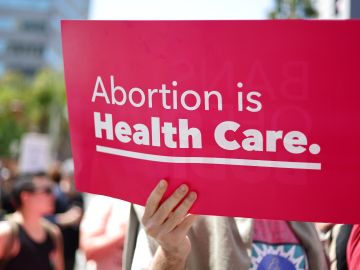El derecho al aborto estás siendo restringido o totalmente suprimido en muchos estados de EE.UU.