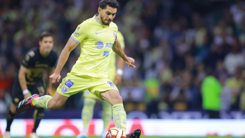 Henry Martin con el Club América en la Liga MX.