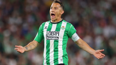 Guardado termina contrato con el Real Betis en las próximas semanas.