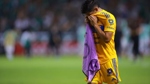 Tigres vivió una noche para el olvido, en la que perdió una ventaja de 2-1.