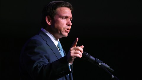 Ron DeSantis es el segundo aspirante por el cual votarían los republicanos después de Donald Trump