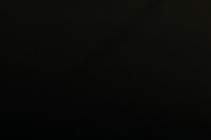 El cantante Beto Vega entonando el himno nacional mexicano ante de la pelea de 'Canelo' Álvarez.