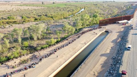 La Administración Biden enfrenta presión en la frontera tras fin del Título 42.