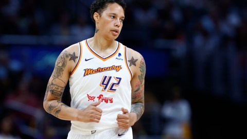 La jugadora metió 18 puntos en su regreso.