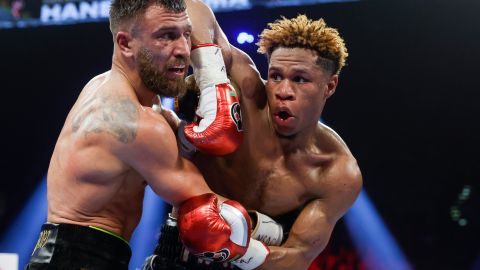 Vasyl Lomachenko durante combate contra Devin Haney.