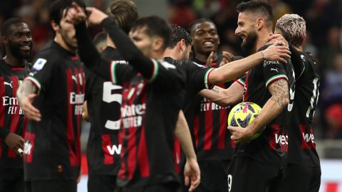 AC Milan celebrando el gol de Oliver Giroud ante Juventus.