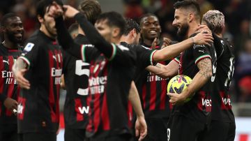AC Milan celebrando el gol de Oliver Giroud ante Juventus.