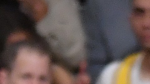 Jamal Murray tira por encima de Anthony Davis en el cuarto juego de la serie entre Lakers y Nuggets.