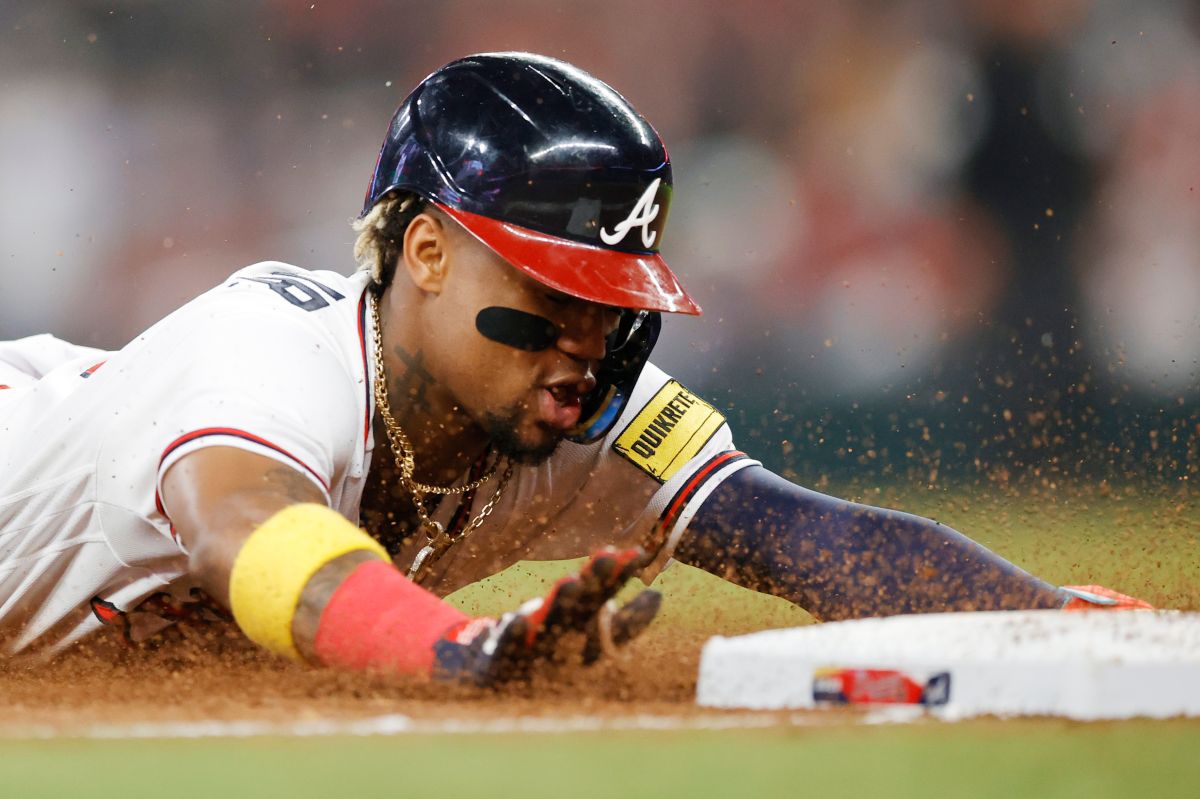 Ronald Acuña Jr. y su base robada ante Dodgers. 