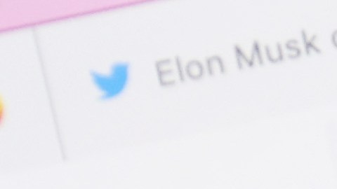 La ilustración fotográfica muestra cuando Ron DeSantis se unió a Elon Musk en Twitter Spaces para anunciar su candidatura a la Presidencia.