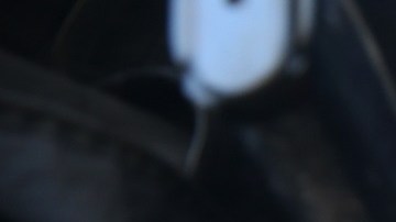 Los inmigrantes que agredan a policías podrían ser deportados, según nuevo proyecto de ley.