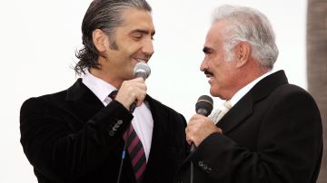 Alejandro Fernández recordó la lección que le dio Vicente Fernández cuando debutó en la industria musical.