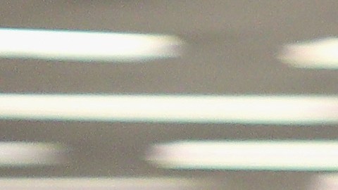 EE.UU. monitoreará con grillete electrónico a familias detenidas en la frontera y sujetas a toque de queda