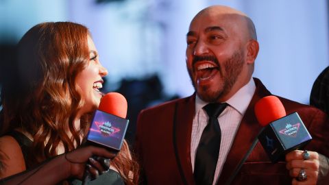 Giselle Soto y Lupillo Rivera a Premios de La Radio.