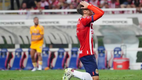 Isaac Brizuela en lamento tras perder la final en el Estadio Akron.