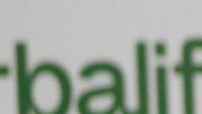 Javier Chicharito Hernández de los Ángeles Galaxy habla durante una rueda de prensa en Ciudad de México.