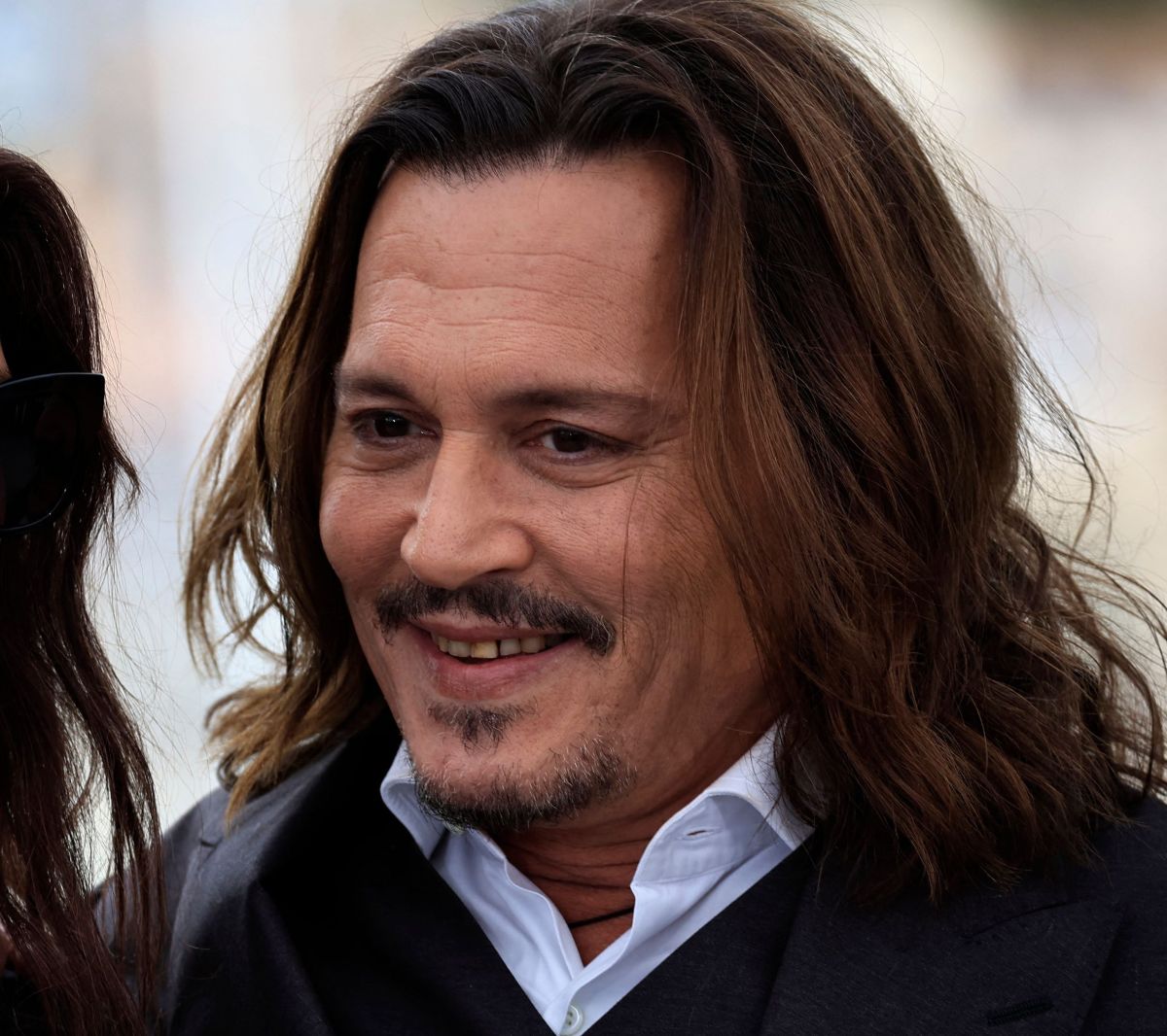 Johnny Depp's teeth draw the attention of fans at the Cannes Film ...