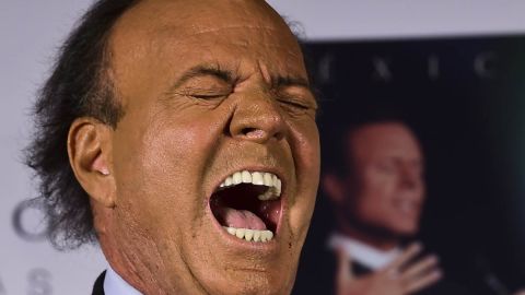 Julio Iglesias es el cantante que más discos ha vendido en la historia de España