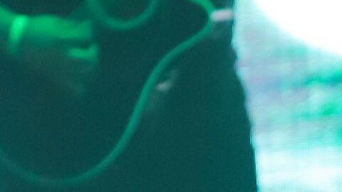 Peso Pluma durante un concierto en Sonora, México.