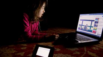 Una investigación publicada recientemente en la revista M/C Journal pone de relieve cómo la cultura de los kidfluencers en las redes sociales abre la puerta a una posible explotación infantil. / Foto: Getty Images