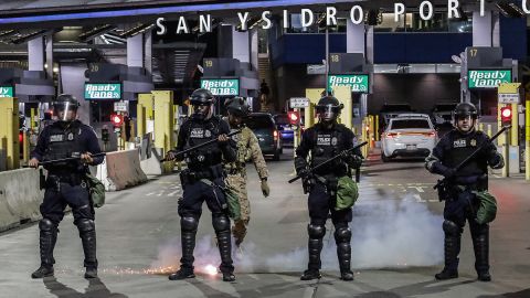 Agentes fronterizos realizan simulacro en puente internacional de San Ysidro previo al fin de Título 42